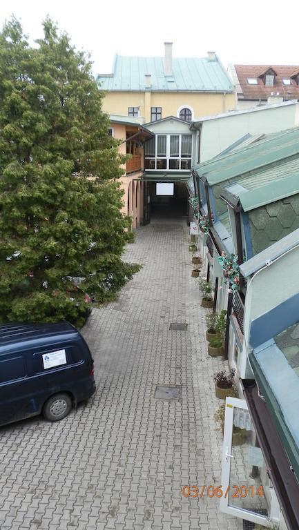 Penzion Marina Pri Slovenskej Restauracii Brezno Værelse billede