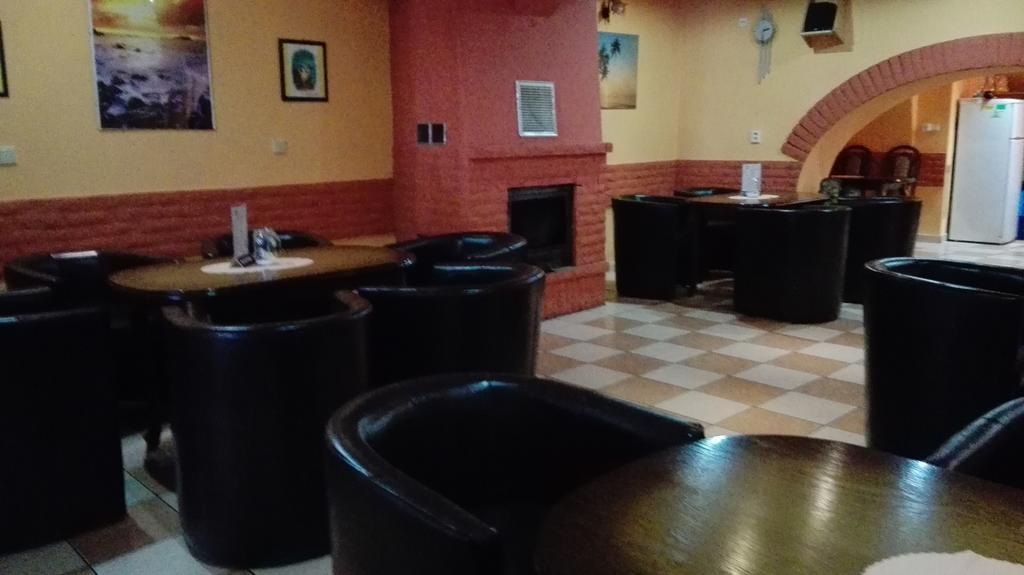 Penzion Marina Pri Slovenskej Restauracii Brezno Eksteriør billede